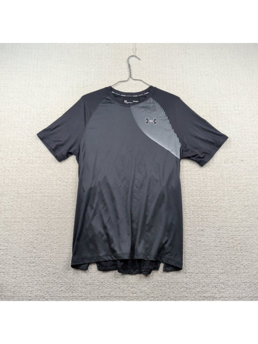 Under Armour Heat Gear Black Cyber Wave T-Shirt Men's M Fitted Fit Running Shirt